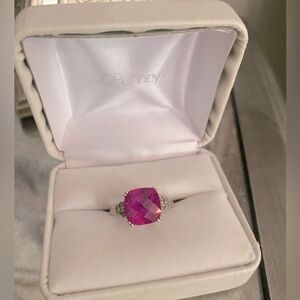 Lab created magenta pink sapphire 10k gold ring. Sz 7